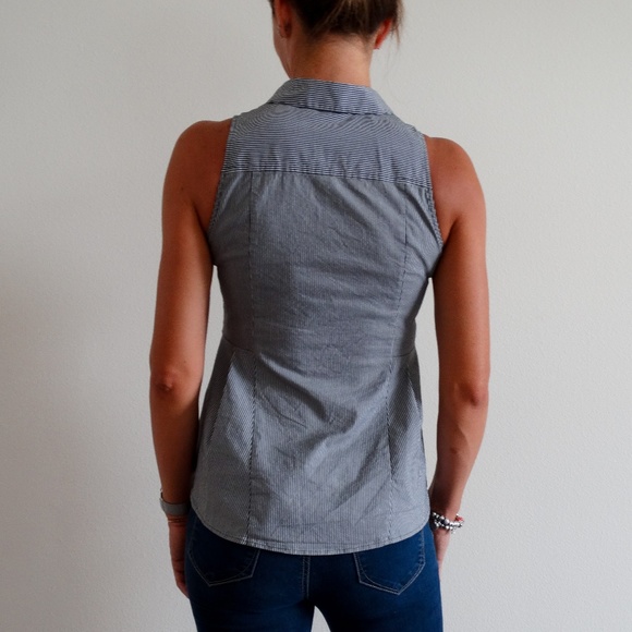 NWOT White House Striped Sleeveless Collar Top - Picture 4 of 8